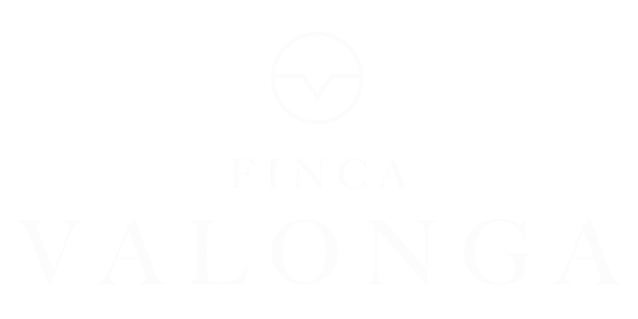 Logotipo blanco de Finca Valonga