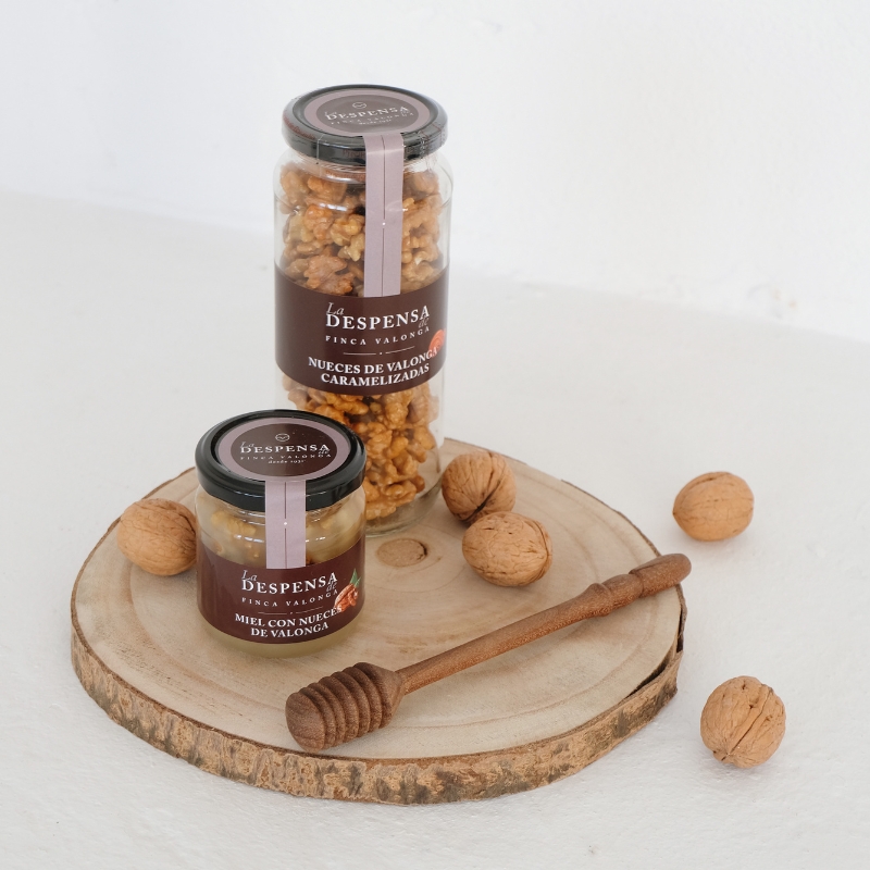 Honey with walnuts from Finca Valonga. Honey with walnuts from Finca Valonga.